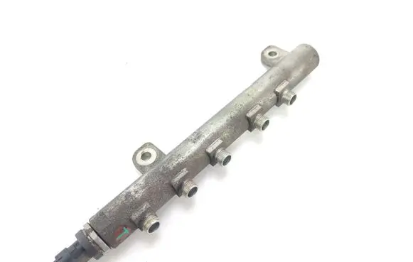 Opel Astra F Fuel injector supply line/pipe 