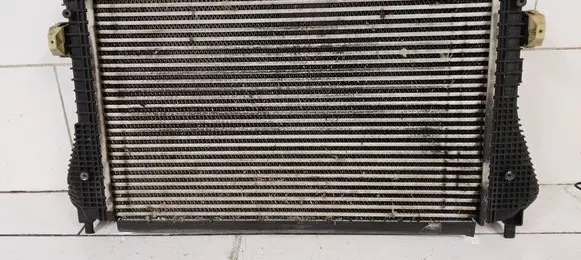 Volkswagen Touran II Intercooler radiator 1K0145803BM