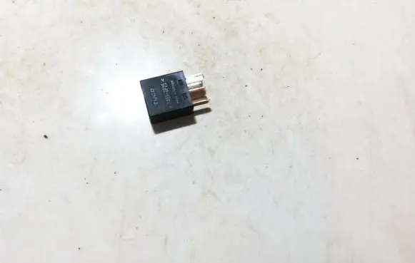 Mitsubishi Colt Other relay mb953382 v23075e1001x1