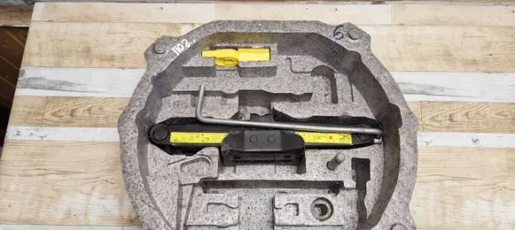 Citroen C5 Tool set 9681838180 244496 242495