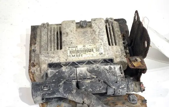Opel Astra H Engine control unit/module ECU 0281013567