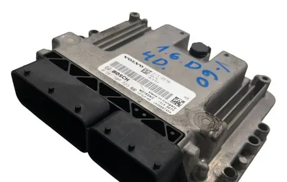 Volvo V60 Engine control unit/module 31312578 0261S07523 1039S51454