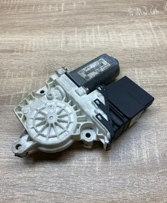 Volkswagen Golf V Rear door window regulator motor 1K4839402 F005S00155 RIGHTSIDE