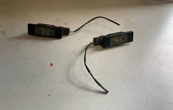 Citroen C4 I Number plate light 153012