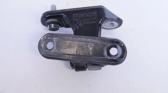 Mercedes-Benz A W176 Front door upper hinge A046572