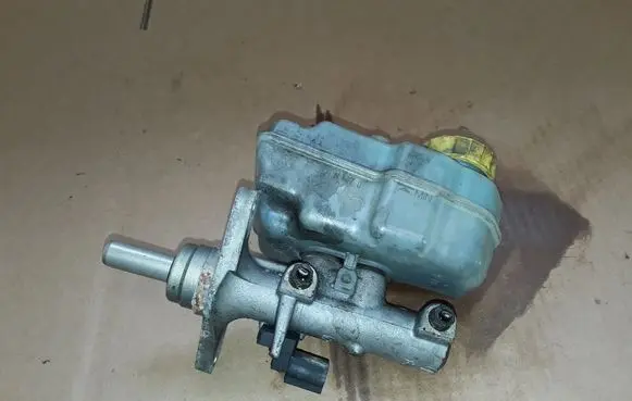 Volkswagen Polo V 6R Master brake cylinder 6R0611301A