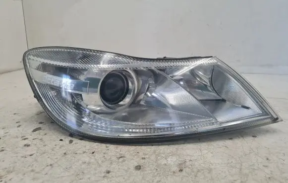 Skoda Octavia Mk2 (1Z) Headlight/headlamp