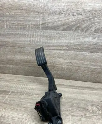 Mazda 3 I Accelerator throttle pedal 4M519F836AG 6PV00864101