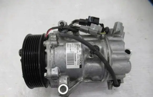 Renault Clio V Air conditioning (A/C) compressor (pump) 926008955R