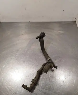 Volkswagen Touran II Engine coolant pipe/hose