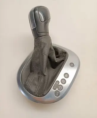 Volkswagen Caddy Gear lever shifter trim leather/knob 1T2713203P