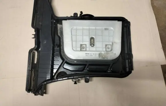 Audi Q8 Air filter box