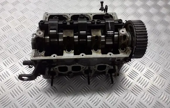 Volkswagen Polo IV 9N3 Engine head 045103373H