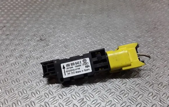 Volkswagen Phaeton Airbag deployment crash/impact sensor 4B0959643E