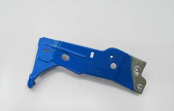 Audi A1 Fender mounting bracket 82A821136