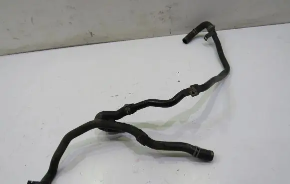 Volkswagen Tiguan Engine coolant pipe/hose