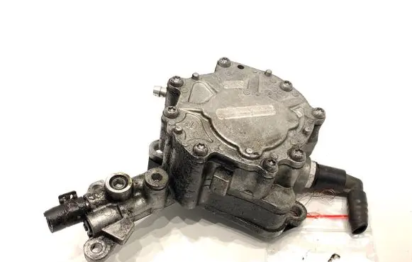 Volkswagen Golf V Vacuum pump 
