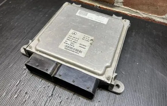 Mercedes-Benz Sprinter W906 Engine control unit/module ECU A6519003203 28454422 A6519012902