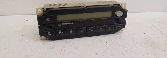 Volkswagen PASSAT B5 Climate control unit 1J1907044 5HB00761700