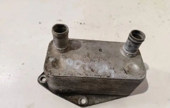 Engine oil radiator
