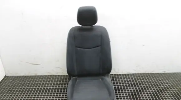 Nissan Leaf I (ZE0) Front driver seat 