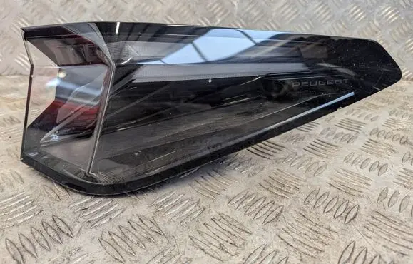 Peugeot 3008 III Rear/tail lights 9842102380