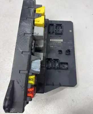 Mercedes-Benz Sprinter W906 Fuse module A9069006303 A9069017501 A9069024301