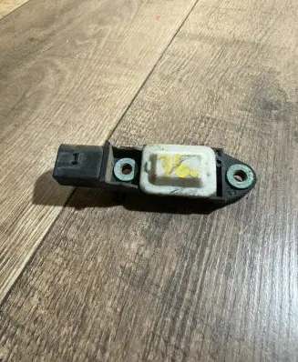 Mercedes-Benz E W211 Airbag deployment crash/impact sensor 0028201326 7L0881006