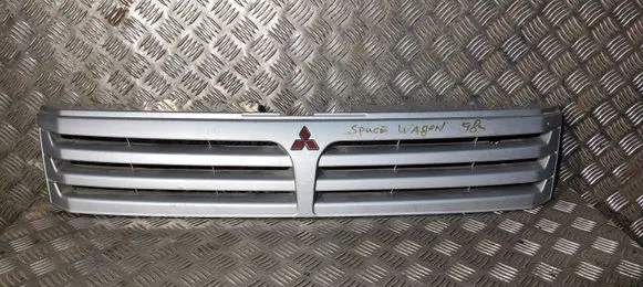 Mitsubishi Space Wagon Front bumper upper radiator grill MR275627