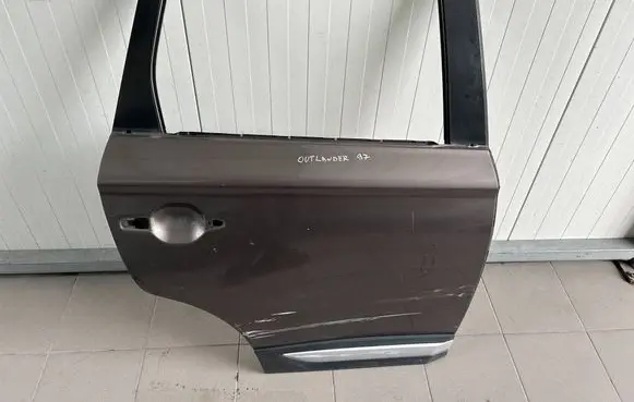 Mitsubishi Outlander Rear door 