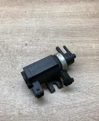 Volkswagen Sharan Vacuum valve 1H0906627
