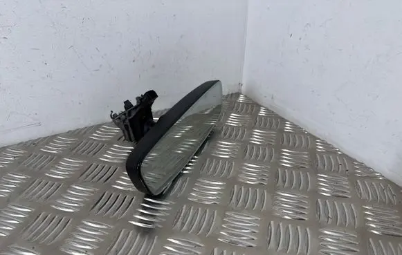 Rear view mirror (interior)