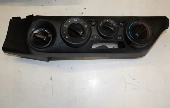 Toyota Hilux (AN120, AN130) Climate control unit