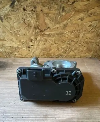 Nissan Qashqai Throttle valve 161206038 8201171233