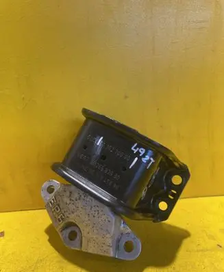 Peugeot 308 SW Engine mount bracket 9636270080