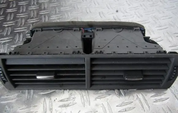 Audi A4 S4 B6 8E 8H Dash center air vent grill 8e0820951h