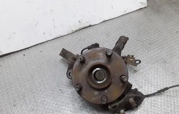 Toyota Corolla Verso AR10 Front wheel hub spindle knuckle