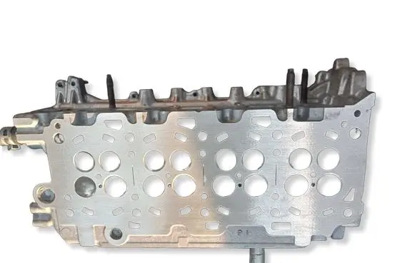 Toyota Avensis T250 Engine head 