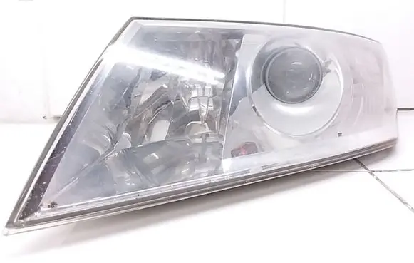 Skoda Octavia Mk2 (1Z) Headlight/headlamp