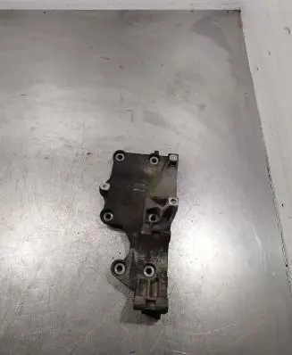 Volkswagen Golf V Engine mounting bracket 03g903143a