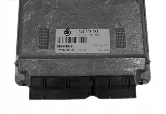 Skoda Fabia Mk1 (6Y) Engine control unit/module 047906033