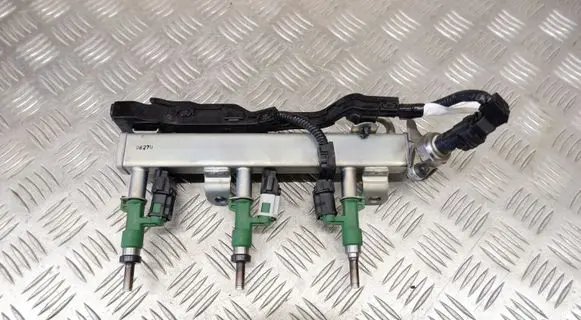Toyota Yaris XP210 Fuel injectors set 23250F3020 8945833041 82125K0030