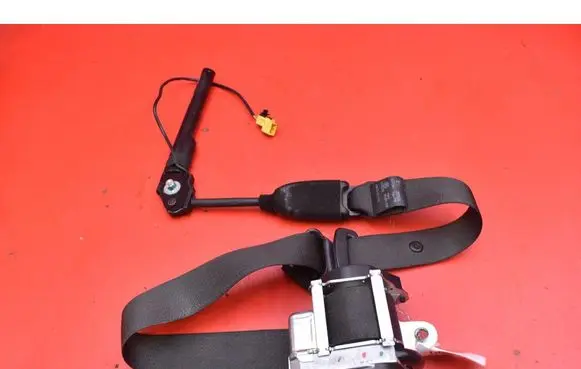 Opel Astra J Front seatbelt 13297098