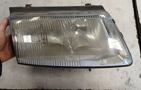 Volkswagen PASSAT B5 Headlight/headlamp