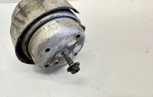 Audi A4 S4 B7 8E 8H Engine mount bracket