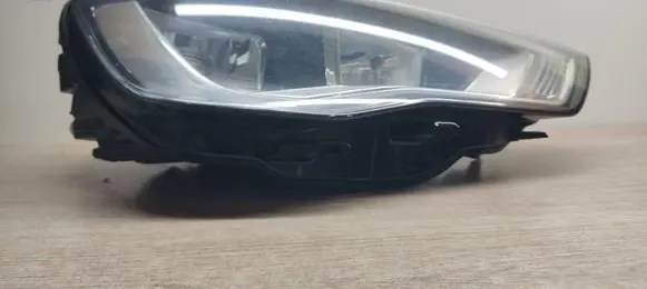 Audi A3 S3 8V Headlight/headlamp 6V0941004 01074002AJ 8V0941004