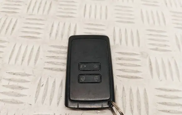Renault Kadjar Ignition key/card 