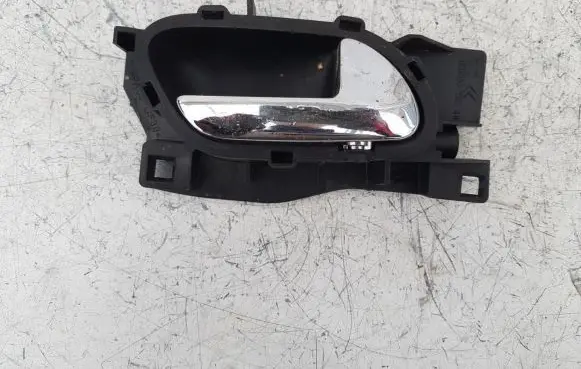 Peugeot 407 Front door interior handle