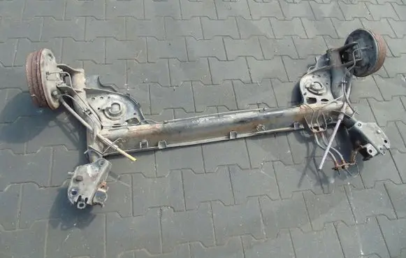 Renault Modus Rear axle beam with reductor 