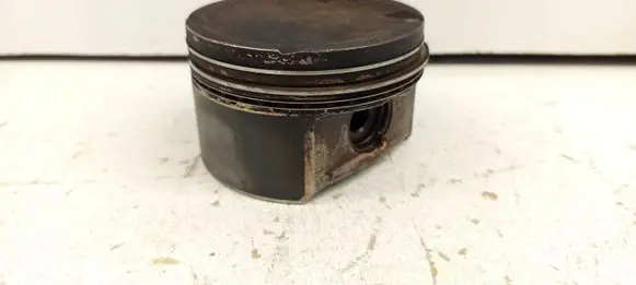 Mercedes-Benz CLK A209 C209 Piston 2710306617 2710302217 2710302317